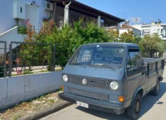 ΚΛΑΠΗΚΕ ΑΓΡΟΤΙΚΟ ΦΟΡΤΗΓΑΚΙ ΣΤΟΝ ΤΥΡΝΑΒΟ (ΦΩΤΟ)