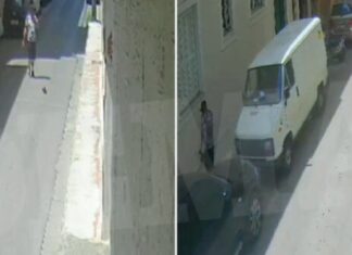 Θύμα των «αστυνομικών» πετάει 5.600 ευρώ σε σακούλα από το μπαλκόνι – Δείτε βίντεο