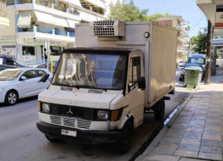 Λάρισα: To… παρατημένο φορτηγό στην οδό Αγιάς – «Παρκαρισμένο» ένα μήνα με τα κλειδιά στη μηχανή (photo)