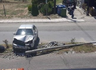 Τροχαίο στη Λάρισα: Αυτοκίνητο προσέκρουσε σε κολόνα έξω από τη Νίκαια