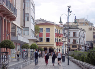 Τουρίστες μιας βραδιάς στη Λάρισα