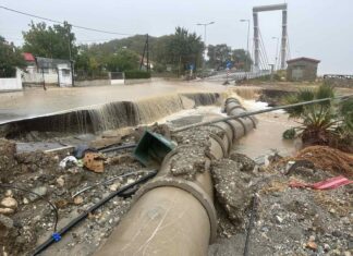Λάρισα: Εικόνες τεράστιας καταστροφής από το ανελέητο σφυροκόπημα της κακοκαιρίας στα χωριά και τα παράλια της Αγιάς (ΦΩΤΟ)