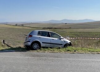 Εκτροπή αυτοκινήτου σε σημείο παγίδα στον δρόμο Λάρισας – Φαρσάλων (ΦΩΤΟ)