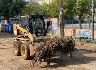 ΚΑΘΑΡΙΖΕΤΑΙ Η ΠΛΗΜΜΥΡΙΣΜΕΝΗ ΠΕΡΙΟΧΗ ΤΟΥ ΑΤΑ – ΑΝΗΣΥΧΙΑ ΓΙΑ ΡΩΓΜΗ ΣΕ ΣΠΙΤΙ