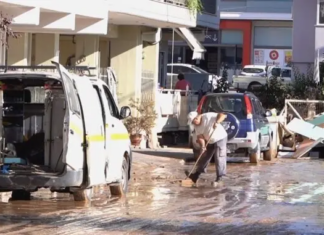 ΜΕΓΑΛΗ ΕΠΙΧΕΙΡΗΣΗ ΚΑΘΑΡΙΣΜΟΥ ΤΩΝ ΠΛΗΜΜΥΡΙΣΜΕΝΩΝ ΣΥΝΟΙΚΙΩΝ ΤΗΣ ΛΑΡΙΣΑΣ (ΒΙΝΤΕΟ)