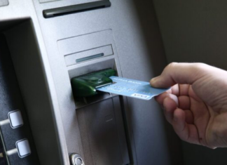 ΕΞΑΦΑΝΙΣΤΗΚΕ ΑΤΜ ΑΠΟ ΤΟ ΠΛΗΜΜΥΡΙΣΜΕΝΟ ΚΤΙΡΙΟ ΤΟΥ ΣΚΛΑΒΕΝΙΤΗ ΣΤΗ ΓΙΑΝΝΟΥΛΗ
