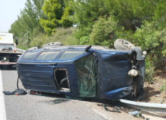 Έκτακτο: Τούμπαρε αυτοκίνητο στα διόδια Μοσχοχωρίου (ΦΩΤΟ)