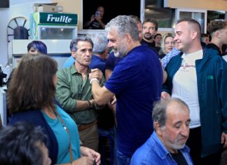 Με μια ογκώδη σε μέγεθος και παλμό συγκέντρωση στη δημοτική κοινότητα Σωτηρίτσας συνέχισε τις περιοδείες του στο Δήμο Αγιάς ο επικεφαλής της ΠΑΔΗΚ Δήμαρχος Αγιάς