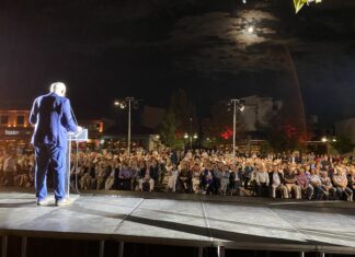 Δείτε πλούσιο φωτορεπορτάζ από την παρουσίαση των υποψηφίων της “Συμπαράταξης Λαρισαίων”