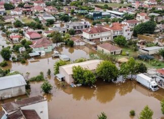 Λάρισα/πλημμύρα: Εξαιρετικά δύσκολο να επιστρέψου Λαρισαίοι στα σπίτια τους