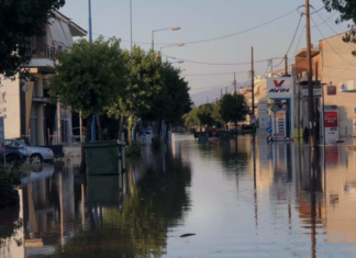 Λάρισα: Σε κατάσταση απελπισίας οι κάτοικοι – Τα νερά έχουν πνίξει τα χωριά Γιάννουλη και Κουλούρι – Κομμένη στα δύο η εθνική οδός