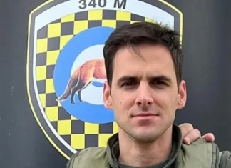 Σμηναγός Πάρις Χαρίτος: Αυτός είναι ο Λαρισαίος πιλότος που συγκίνησε την Ελλάδα