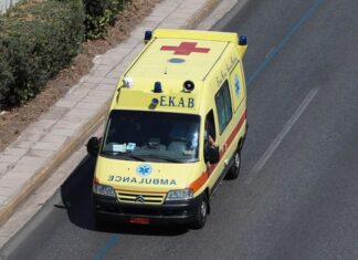 Βόλος: Τροχαίο ατύχημα στην παραλία μετά την παρέλαση – Μια τραυματίας