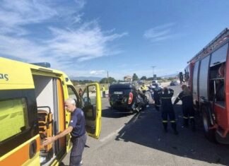 Σοβαρό τροχαίο με απεγκλωβισμούς στην οδό Βόλου (ΦΩΤΟ)