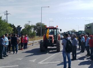 Συγκινητικές οι στιγμές: Καταχειροκροτήθηκαν οι νεαροί πλημμυροπαθείς από το Σωτήριο (video)