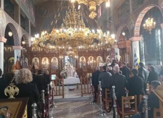 Συγκίνηση στο Σωτήριο: Λειτούργησε μετά από 50 μέρες από τις πλημμύρες ο Ιερός Ναός του «χωριού- φάντασμα» (ΦΩΤΟ)
