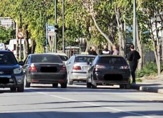 Τροχαίο στη Λάρισα με σύγκρουση αυτοκινήτων (ΦΩΤΟ)