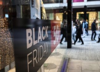 Black Friday: Στο κυνήγι των προσφορών οι Λαρισαίοι – Ανοιχτά τα εμπορικά την Κυριακή