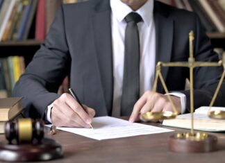 Με την Μαρία Καρυστιανού αυτός ο γνωστός Λαρισαίος δικηγόρος…