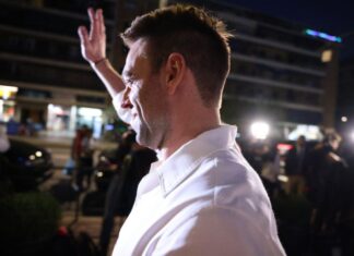 Η πανηγυρική έξοδος του Κασσελάκη μετά τη… διάλυση του ΣΥΡΙΖΑ – Δείτε το βίντεο