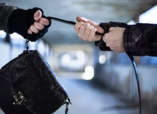 Σε κλειστό πρόγραμμα απεξάρτησης στη Λάρισα 30χρονος τσαντάκιας που έστελνε τα θύματα του στο νοσοκομείο