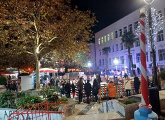 Λάρισα: Χαμός απόψε στο παγοδρόμιο στην Ταχυδρομείου (ΦΩΤΟ)