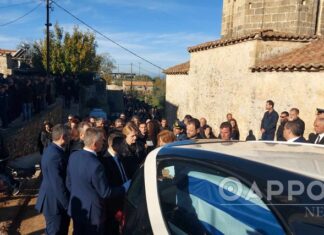 Το «τελευταίο αντίο» στον επισμηναγό Επαμεινώνδα Κωστέα – «Ήταν ο ήρωάς μου» λέει ο πατέρας του