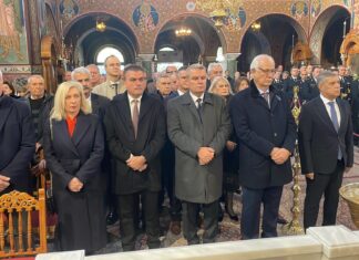 Γιόρτασε η Πυροσβεστική του Τρεις Παίδες εν καμίνω στη Λάρισα- δοξολογία στον Άγιο Αχίλλιο (ΦΩΤΟ)