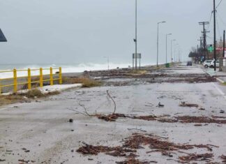 Καταστροφές και πάλι στον παραλιακό του Αγιοκάμπου από την κακοκαιρία (ΦΩΤΟ)