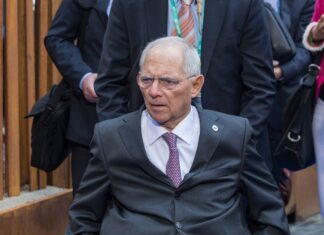 Νεκρός ο Βόλφγκανγκ Σόιμπλε – Η απόπειρα δολοφονίας εναντίον του & η φτωχοποίηση των Ελλήνων