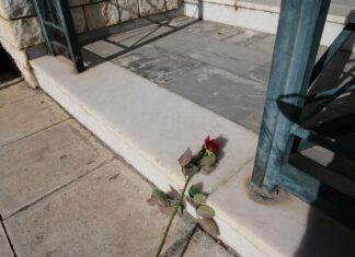 Είπε μόνο 10 λέξεις: Σοκάρουν τα πρώτα λόγια του 18χρονου που σκότωσε τον 16χρονο αδερφό του στη Νέα Σμύρνη