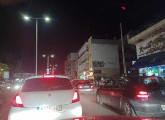 Λάρισα: Τροχαίο προκάλεσε κυκλοφοριακό κομφούζιο στην Ηρώων Πολυτεχνείου (ΦΩΤΟ)