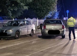 Λάρισα: Τροχαίο… βραδιάτικα στη Νέα Πολιτεία – Τζάμια στο οδόστρωμα (ΦΩΤΟ)