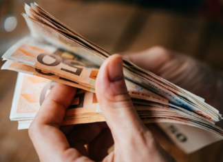 Πληρωμές: Πότε καταβάλλονται τα ποσά για δώρα, επιδόματα και συντάξεις