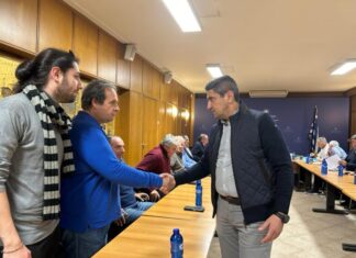 Συνάντηση πληγέντων παραγωγών από Φάρσαλα και Τύρναβο με τον Αυγενάκη