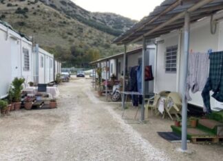 «Τρίτα Χριστούγεννα το Δαμάσι στα κοντέινερ…»