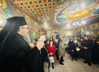 Στο παρεκκλήσι του Αγίου Ελευθερίου, στη Λάρισα, χοροστάτησε ο Μητροπολίτης Ιερώνυμος