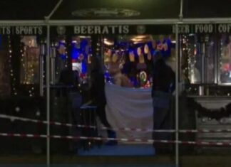 Έπεσε νεκρός αστυνομικός από μαχαιρι σε μπαρ