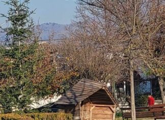 Παράπονα για ετοιμόρροπη και άδεια φάτνη στο Βρυότοπο