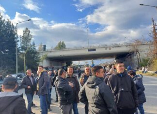 Το βίντεο των νέων αγροτών της Λάρισας που γίνεται viral (video)