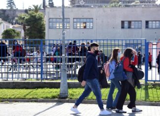 Μετά την ραγδαία αύξηση των κρουσμάτων: Αυτά είναι τα πρώτα 11 μέτρα για τα σχολεία μετά τις γιορτές