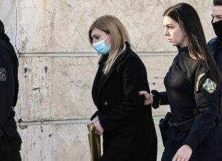 Έγινε σχεδόν αγνώριστη: Η τεράστια αλλαγή στην εμφάνιση της Πισπιρίγκου λίγο πριν την απόφαση του δικαστηρίου