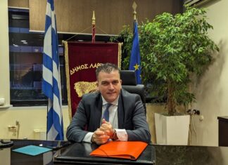 Πρώτη συνάντηση εργασίας για τον Θ. Μαμάκο στο δημαρχείο Λάρισας με τους αντιδημάρχους του – ΦΩΤΟ