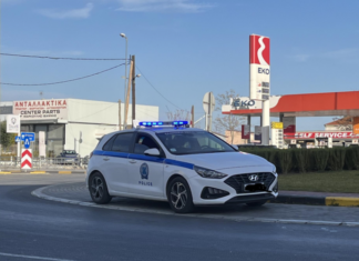 Λάρισα: Αυτοκίνητα συγκρούστηκαν στη Λεωφόρο Καραμανλή