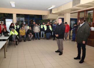 Αιφνιδιαστική επίσκεψη Μαμάκου στο δημοτικό αμαξοστάσιο στην Λάρισα – ΦΩΤΟ