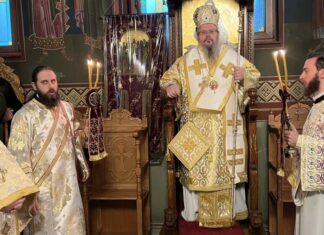 Στον Ιερό Ναό Αγίου Θωμά Λαρίσης λειτούργησε ο Ιερώνυμος (ΦΩΤΟ)