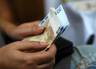 Κατώτατος μισθός: Αυξάνεται κατά 5% – 6% στον ιδιωτικό τομέα από την 1η Απριλίου
