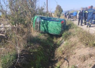 Γυναίκα έπεσε με το αυτοκίνητό της σε χαντάκι έξω από τη Λάρισα