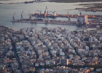 «Ντουμάνιασε» ο Βόλος από αιθαλομίχλη τις μέρες των εορτών – Mεγάλες υπερβάσεις στα αιωρούμενα σωματίδια (video)