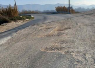 Επικίνδυνος για την ασφάλεια των διερχομένων ο δρόμος Τύρναβος Γυρτώνη – Η περιφερειακή αρχή γιατί δεν παρεμβαίνει;